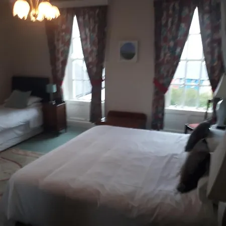 Castlemorris House Hotel 2*